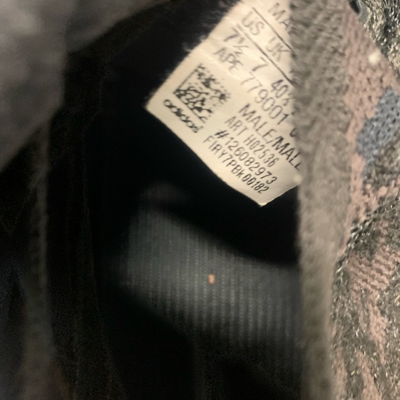 Yeezy Boost 380 Onyx Reflective - Picture 4 of 4